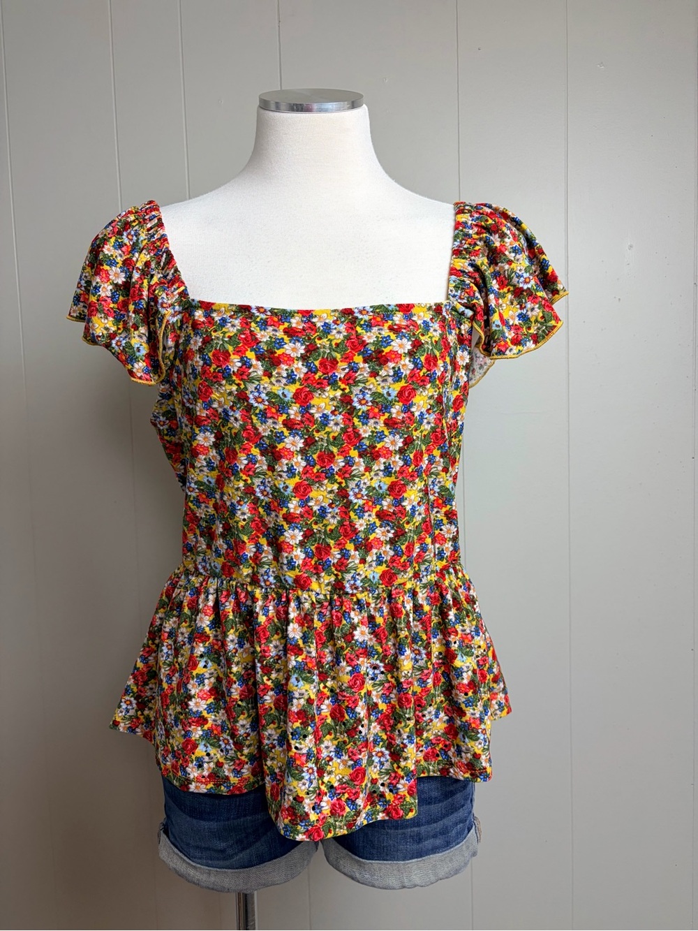 Willow & Root XL Floral Open Back Tie Peplum Flutter Sleeve Top
